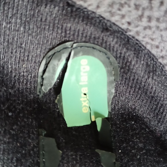 Under Armour Size XL - Picture 9 of 10